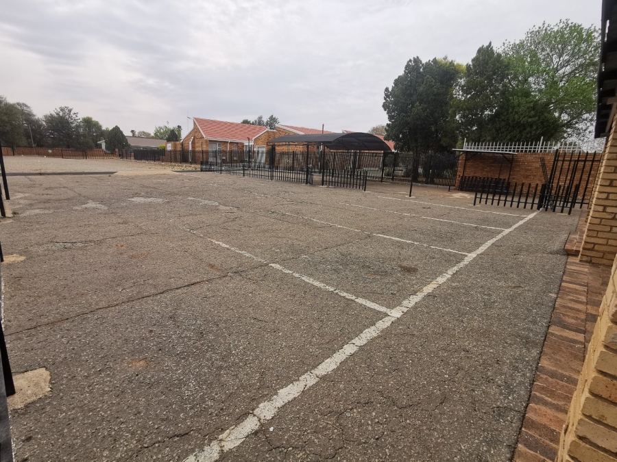 To Let commercial Property for Rent in Flamwood North West